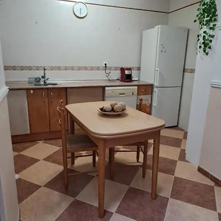 Patio Andalusi Junto A La Vina * Καντίζ