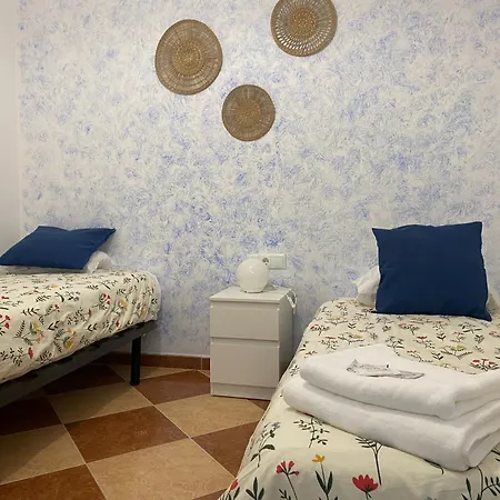 Patio Andalusi Junto A La Vina Δωμάτια σε οικογενειακή κατοικία