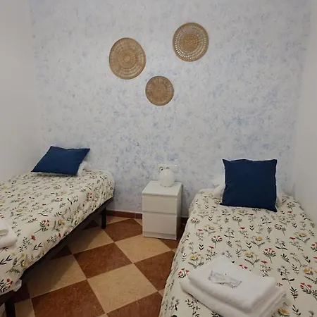Patio Andalusi Junto A La Vina * Καντίζ