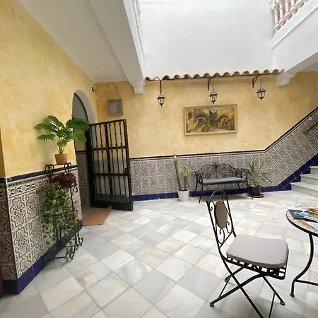 Patio Andalusi Junto A La Vina Séjour chez l'habitant Cadix